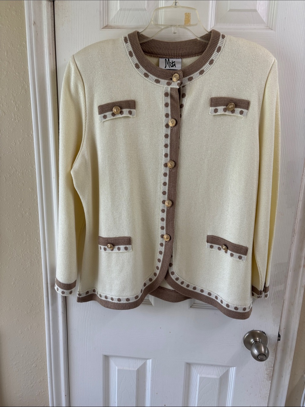 Mita Women’s Cream & Brown Knit Cardigan. Preowned but hardly worn